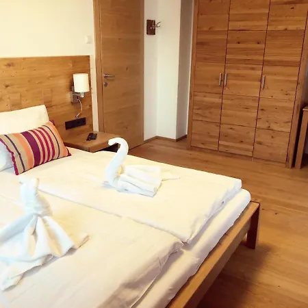 The Lodge, Διαμέρισμα Σάαλμπαχ-Χίντεργκλεμ