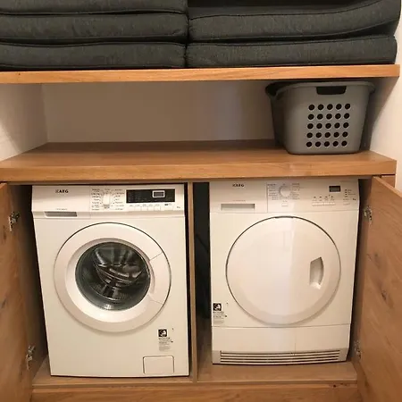 The Lodge, * 萨尔巴赫